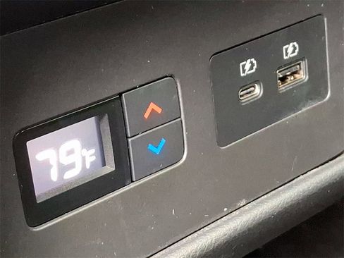 Used 2022 Nissan Rogue SL w/ SL Premium Package image 11