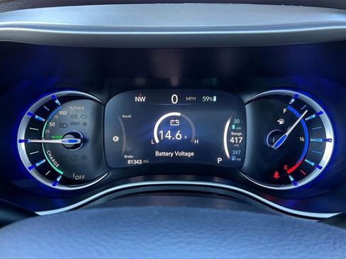 Used 2017 Chrysler Pacifica Touring Plus image 22