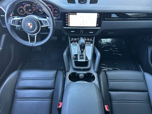 Certified 2023 Porsche Cayenne AWD/4WD image 6