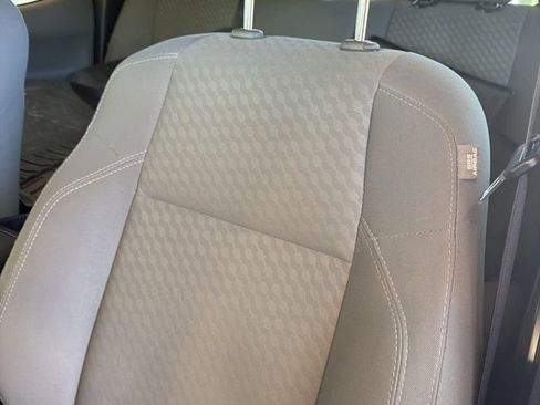 Used 2020 Toyota Tacoma SR5 RWD image 5