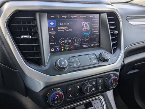 Used 2023 GMC Acadia SLT image 13