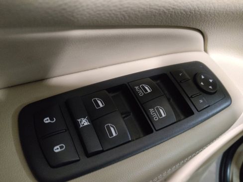 Used 2017 Jeep Grand Cherokee Limited RWD image 27