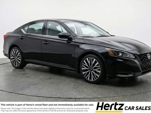 Used 2025 Nissan Altima 2.5 SV image 1