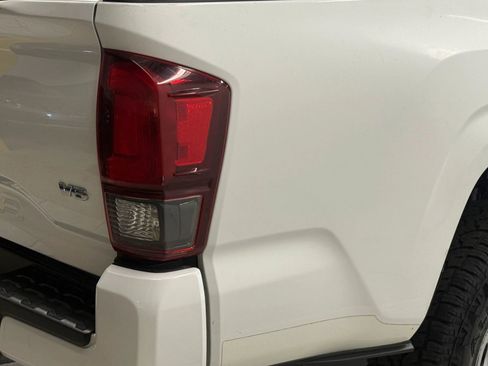 Used 2019 Toyota Tacoma SR w/ SR Convenience Package image 10