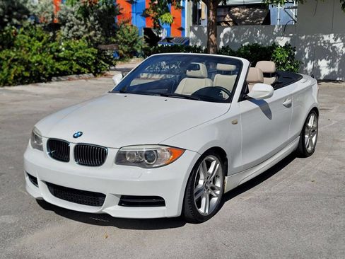 Used 2012 BMW 135i Convertible image 2