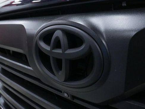 Used 2024 Toyota Tundra Limited AWD/4WD image 36