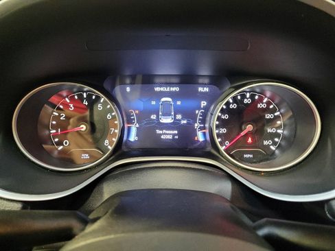 Used 2018 Jeep Compass Latitude w/ Popular Equipment Group FWD image 23