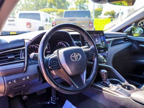 Used 2024 Toyota Camry SE FWD image 13