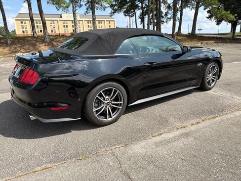 Used 2017 Ford Mustang GT Premium RWD image 6