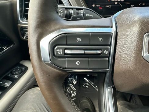 Used 2025 GMC Yukon XL Elevation AWD/4WD image 24