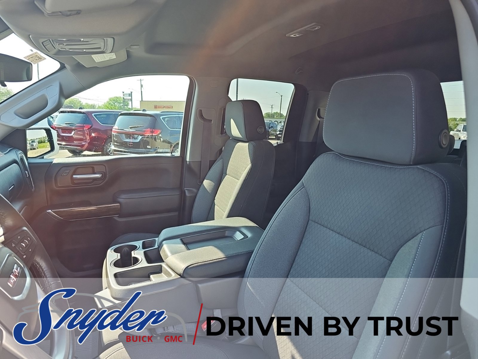 Used 2021 GMC Sierra 1500 Elevation w/ LPO, Elevation Black Package AWD/4WD image 11