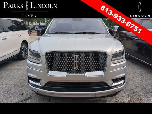 Used 2019 Lincoln Navigator Select w/ Technology Package RWD image 3
