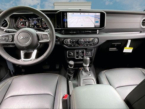 New 2026 Jeep Wrangler Unlimited Sahara AWD/4WD image 5