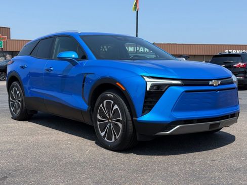 Used 2024 Chevrolet Blazer EV LT AWD/4WD image 2