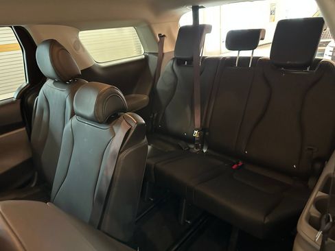 Used 2026 Kia Carnival FWD image 30