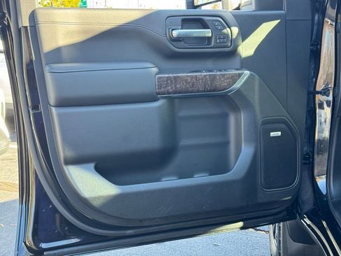 Used 2022 GMC Sierra 2500 Denali w/ Denali Black Diamond Edition image 20