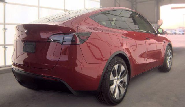 Used 2021 Tesla Model Y 2WD image 2