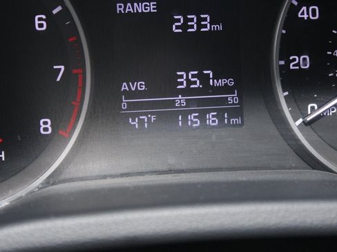 Used 2017 Hyundai Elantra SE image 10