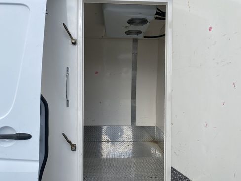 Used 2013 Freightliner Sprinter 2500 RWD image 42