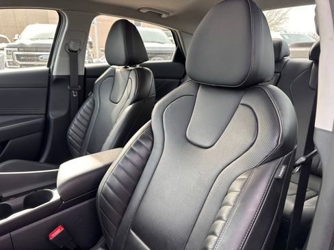 Certified 2024 Hyundai Elantra Limited image 24