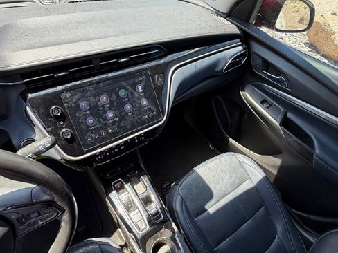 Used 2022 Chevrolet Bolt EUV Premier FWD image 18