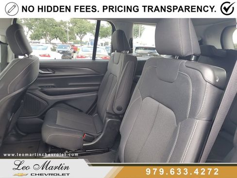 Used 2023 Jeep Grand Cherokee L Laredo RWD image 9