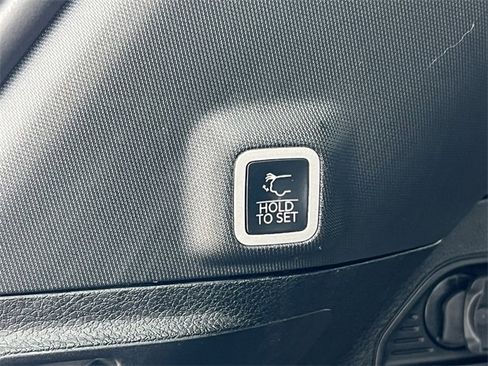 Used 2024 Jeep Grand Cherokee Altitude image 37