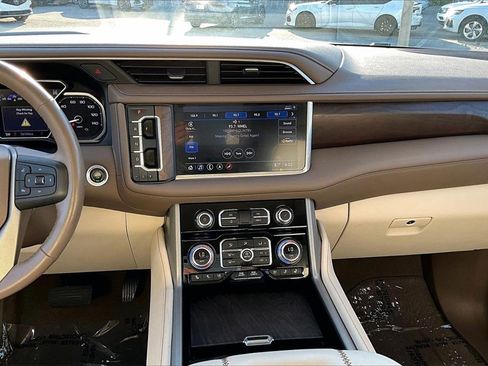 Used 2021 GMC Yukon Denali w/ Denali Premium Package image 19