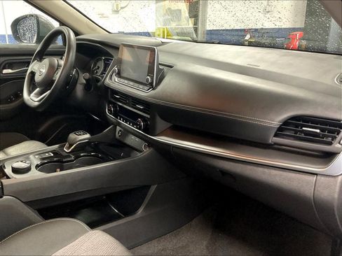 Certified 2024 Nissan Rogue SV image 14