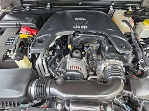 Used 2021 Jeep Gladiator Overland AWD/4WD image 27