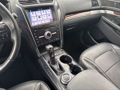 Used 2019 Ford Explorer Platinum image 34