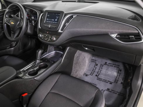 Used 2016 Chevrolet Malibu LT image 41