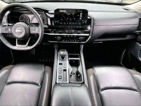 Certified 2025 Nissan Pathfinder SL w/ Cargo Package image 7