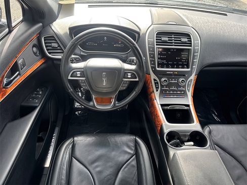 Used 2019 Lincoln Nautilus Reserve image 23