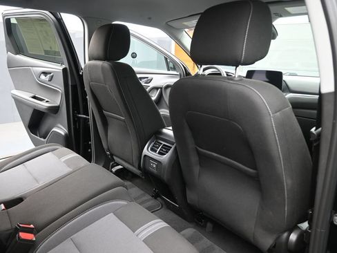 Used 2025 Chevrolet Blazer LT FWD image 23
