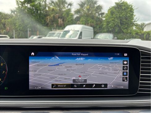 Used 2020 Mercedes-Benz GLS 450 4MATIC image 33
