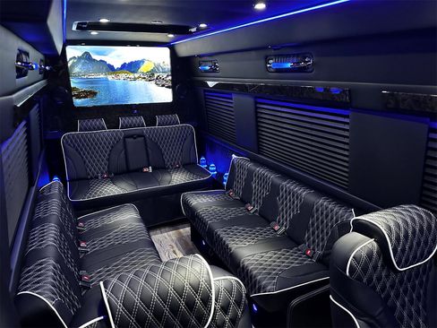 Used 2024 Mercedes-Benz Sprinter 3500 image 13