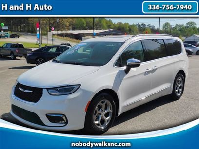 Used 2023 Chrysler Pacifica Limited