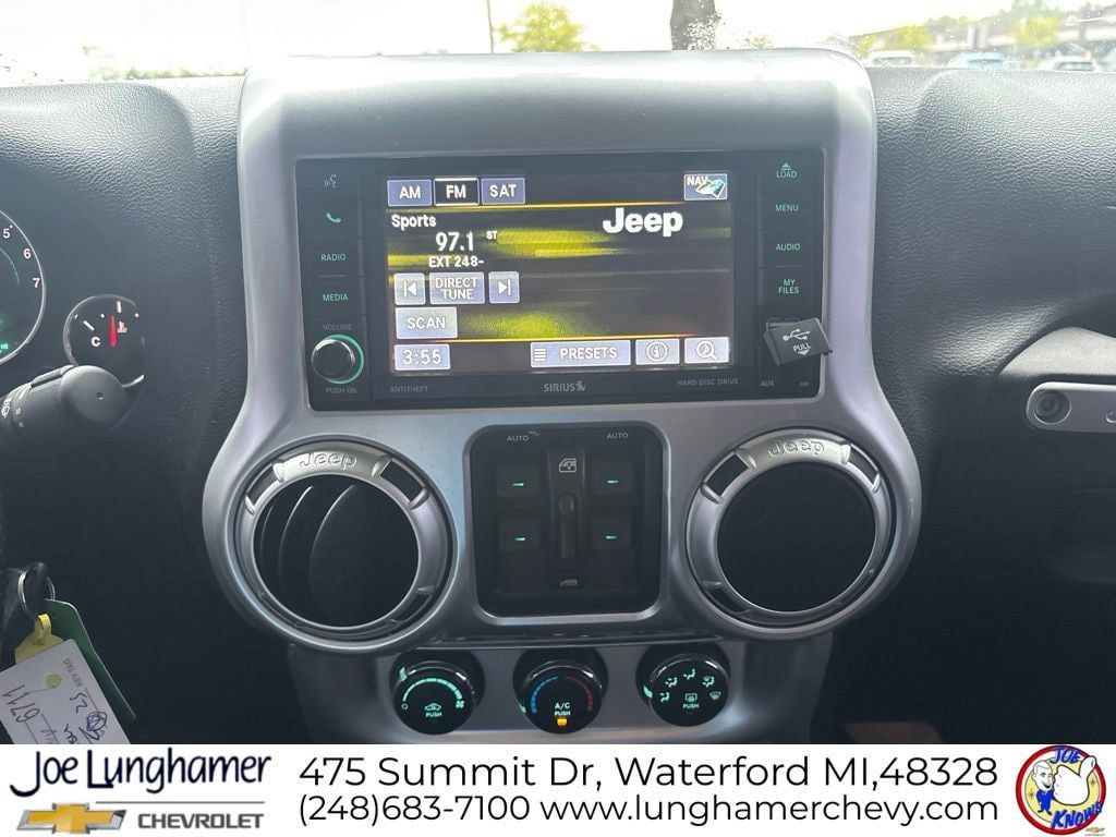 Used 2015 Jeep Wrangler Unlimited Sahara w/ Dual Top Group AWD/4WD image 15