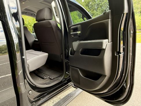 Used 2018 Chevrolet Silverado 2500 LT w/ LT Convenience Package image 30