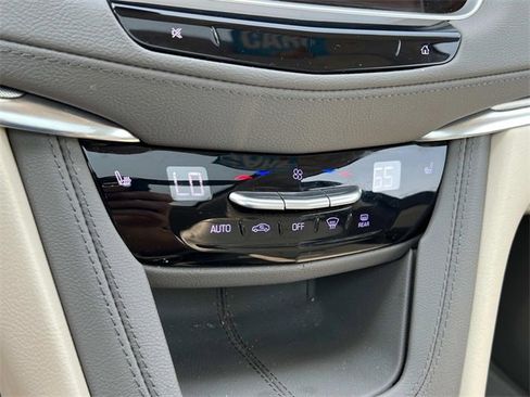 Certified 2022 Cadillac XT5 Premium Luxury image 24