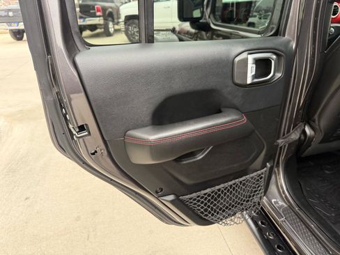 Used 2018 Jeep Wrangler Unlimited Rubicon image 14