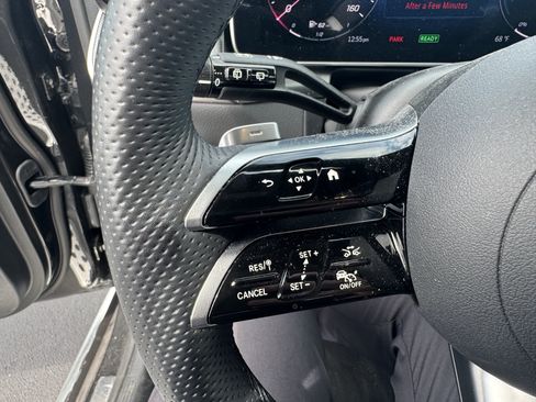 Used 2025 Mercedes-Benz GLC 350e 4MATIC image 16