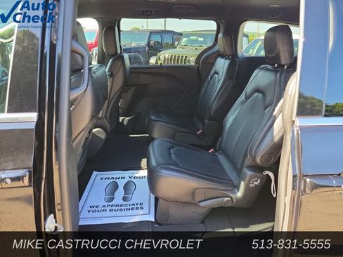 Used 2025 Chrysler Pacifica Select FWD image 21