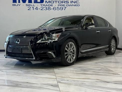 Used 2014 Lexus LS 460 w/ Comfort Package RWD image 2
