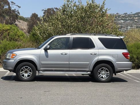 Used 2004 Toyota Sequoia Limited RWD image 4