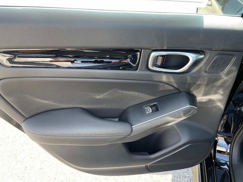 Used 2025 Honda Civic Sport image 16