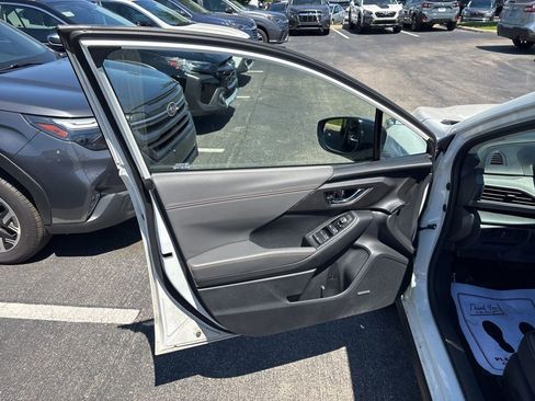 Certified 2024 Subaru Crosstrek 2.5i Limited w/ Crosstrek Mirror Package AWD/4WD image 18