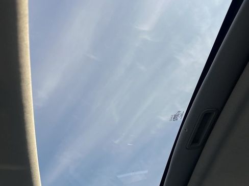 Used 2012 Lincoln MKZ image 26