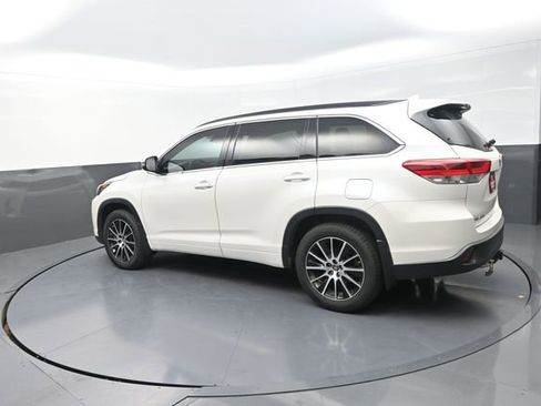 Used 2018 Toyota Highlander SE AWD/4WD image 48
